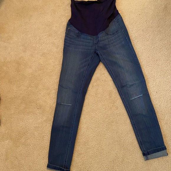 Boutique Distressed Maternity Jeans - Picture 5 of 12